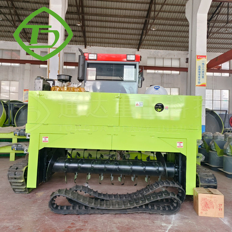 Mesin pembuatan kompos jenis Crawler di peternakan kotoran sapi / Mesin pembuatan kompos pupuk organik